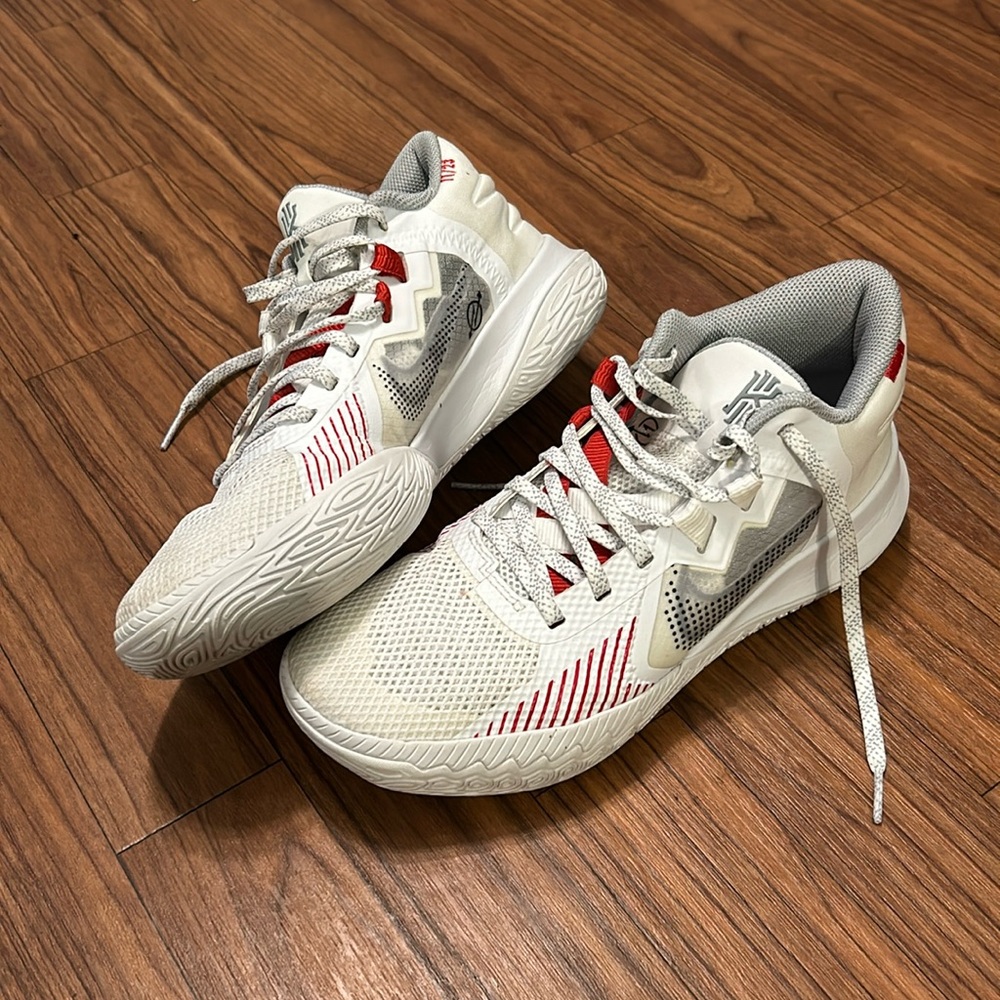 Men’s Nike Kylie flytrap 5 EP’ White basketball shoes